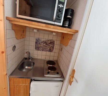 coin kitchenette